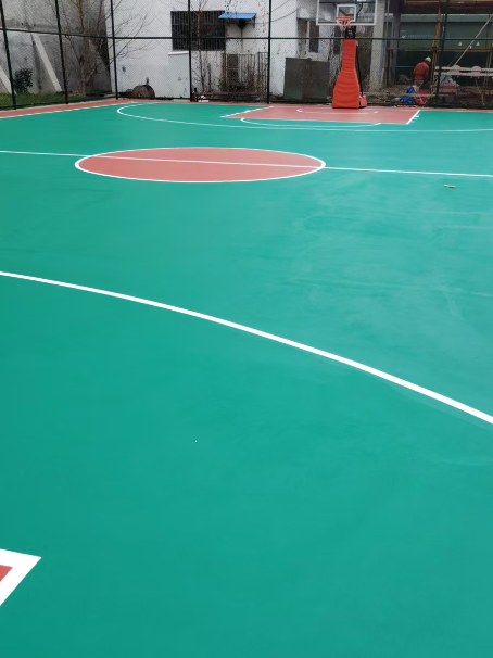 资中 球场长期使用易出现地面开裂